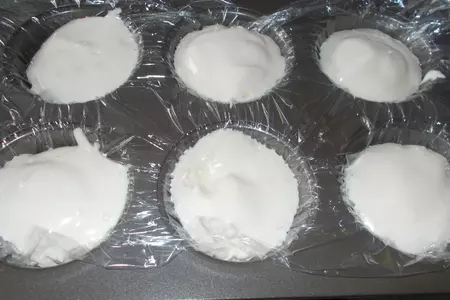 Бисквитные корзиночки с творогом и ягодами: шаг 4