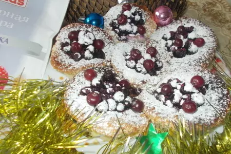 Бисквитные корзиночки с творогом и ягодами: шаг 8