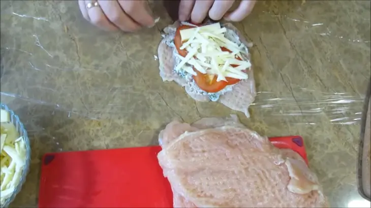 Куриные рулетики  с сыром: шаг 6