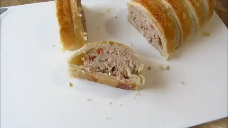Закусочный рулет с фаршем: шаг 8
