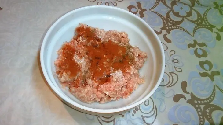 Рулеты из картофеля с мясом и сыром запеченные в духовке: шаг 2