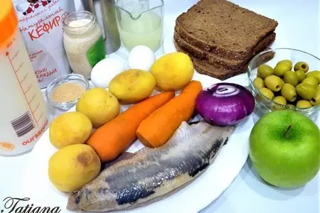 Салат с сельдью в кефирном желе: шаг 1