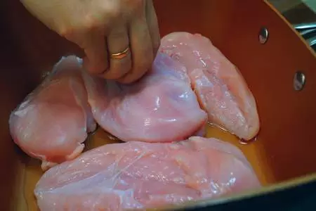 Горячая закуска из куриных грудок в сливках: шаг 3