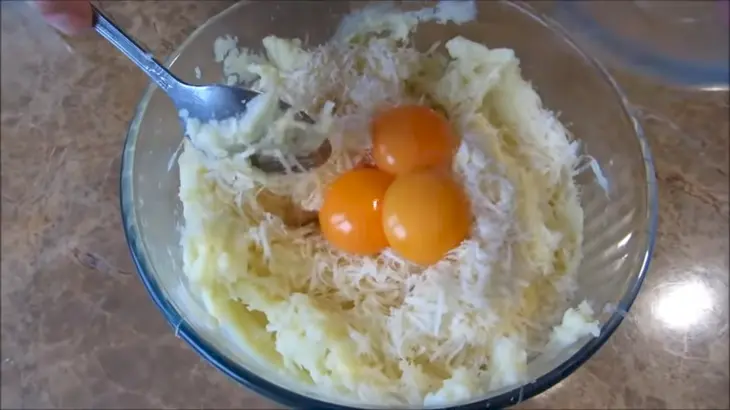 Картофельные гнезда с начинкой: шаг 3