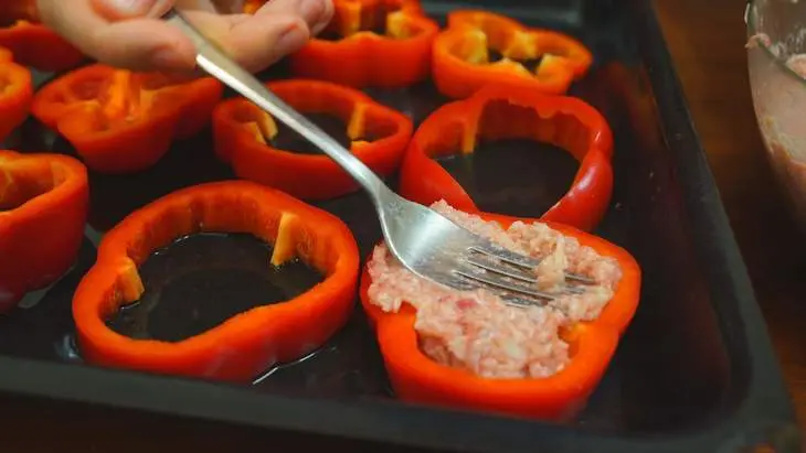 Горячая закуска с мясным фаршем и перцем: шаг 6