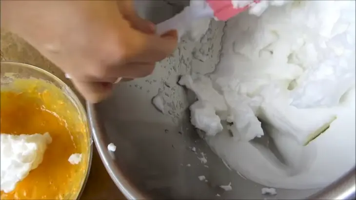 Закусочное пирожное с грибами и брынзой: шаг 3
