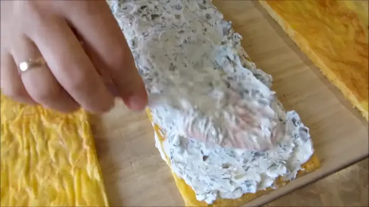 Закусочное пирожное с грибами и брынзой: шаг 8