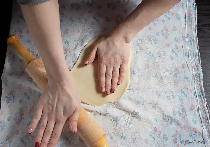 Классический яблочный штрудель (apfelstrudel): шаг 10