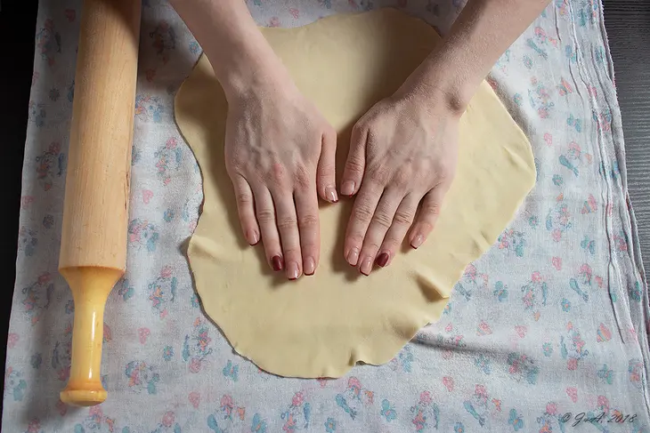 Классический яблочный штрудель (apfelstrudel): шаг 11