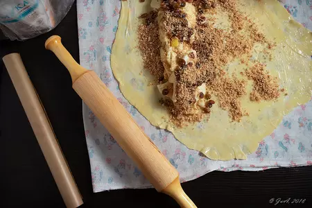 Классический яблочный штрудель (apfelstrudel): шаг 15