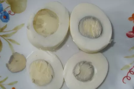 Закуска "фаршированные куриные яйца": шаг 1