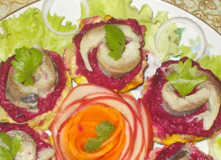 Закуска с селедкой и запеченным картофелем: шаг 7