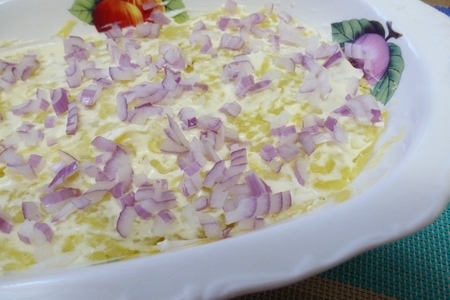 Салат "мимоза" с сыром и яблоком: шаг 2
