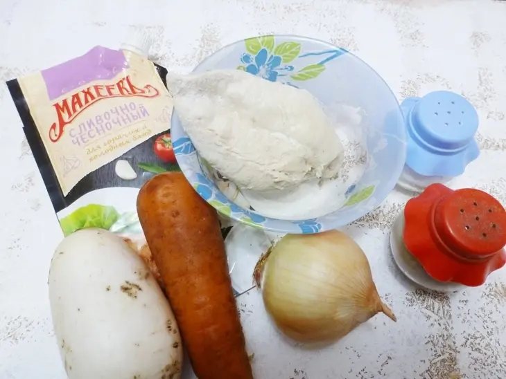 Салат с курицей и дайконом: шаг 1