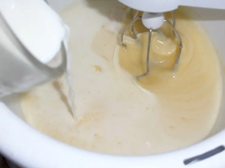 Шоколадный пирог с цедрой и цукатами: шаг 5