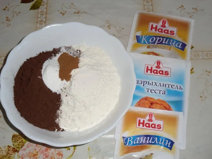Шоколадный пирог с цедрой и цукатами: шаг 6