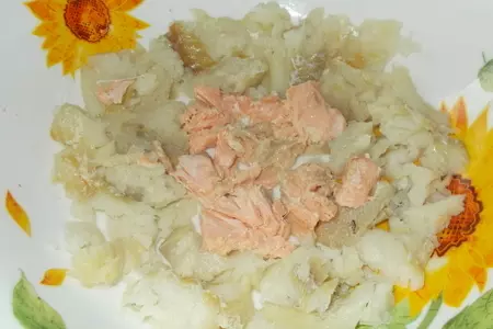 Рыбное заливное из морского окуня и форели: шаг 1