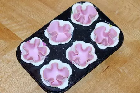 Закусочные корзиночки с помидорами черри: шаг 5