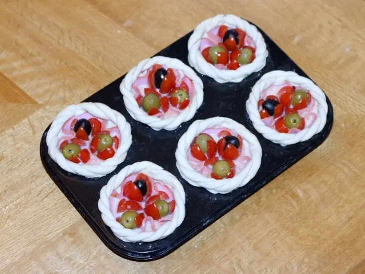 Закусочные корзиночки с помидорами черри: шаг 10