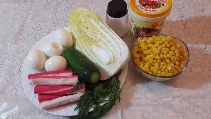 Салат крабовые палочки с пекинской капустой: шаг 1