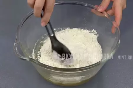 Рогалики из теста на рассоле: шаг 1
