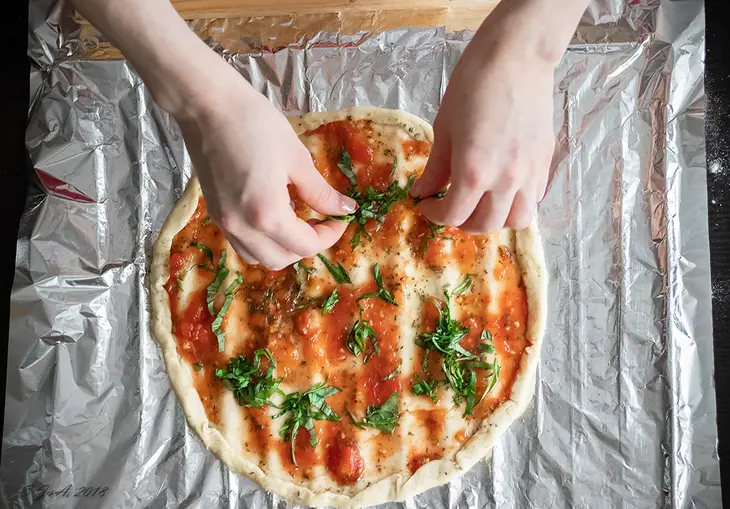 Лактовегетарианская пицца по мотивам pizza pugliese: шаг 9