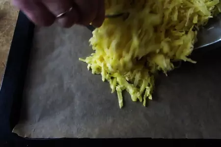 Картофельный рулет с мясом и сыром: шаг 4