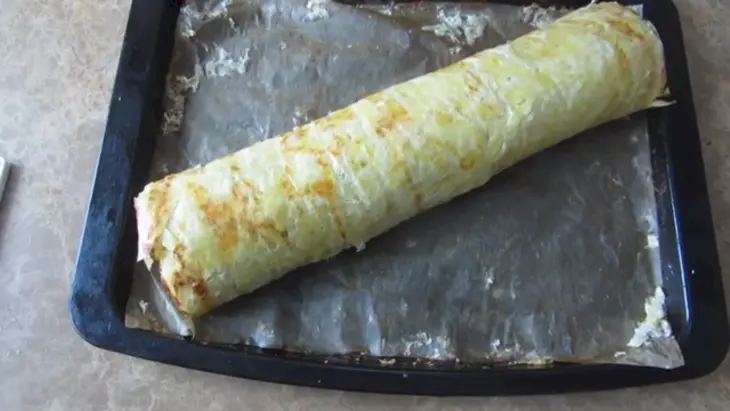 Картофельный рулет с мясом и сыром: шаг 8