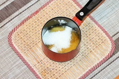 Медовое печенье с орехом и корицей: шаг 1