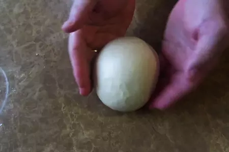 Булочки-цветочки с сосисками: шаг 2