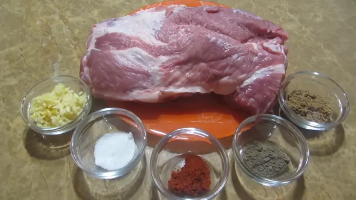 Мясо в духовке - вместо колбасы: шаг 1