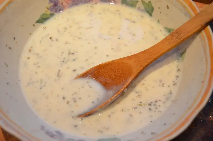 Курица, запеченная с яблоком и сельдереем: шаг 3