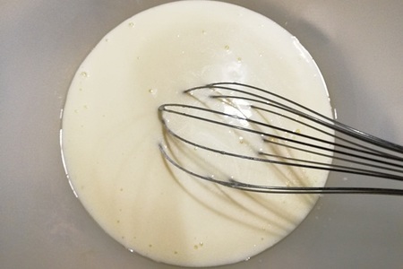 Смородиновый панкейк-торт с клубникой: шаг 4
