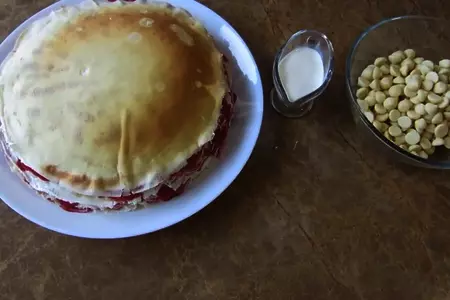 Блинный торт с клубникой и творогом: шаг 8