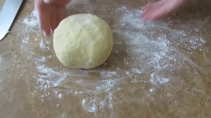 Немецкие клецки schupfnudeln с чесночными колбасками: шаг 6