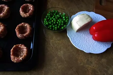 Гнезда из фарша с секретом: шаг 4