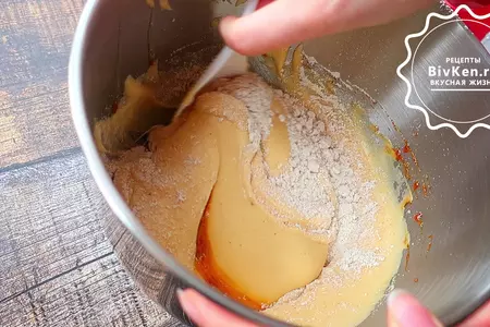 Медовый торт без раскатки коржей: шаг 3