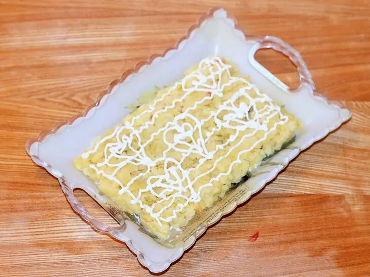 Закусочный торт "букет алых роз": шаг 10