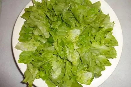 Салат с кальмарами и горошком: шаг 7