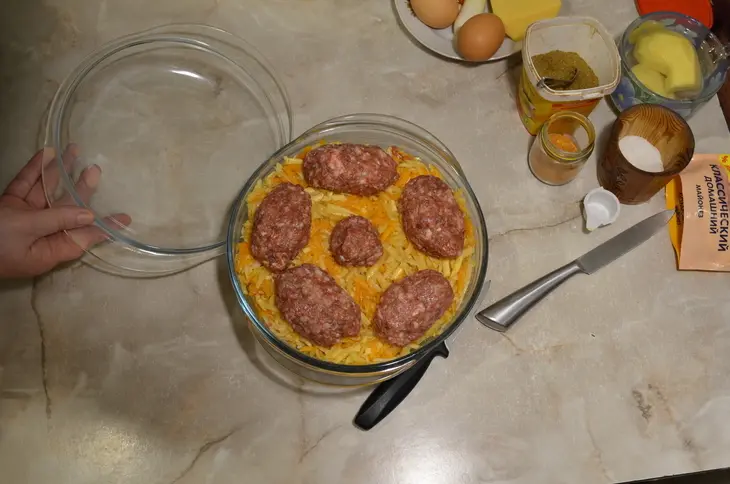 Картофельная запеканка с сыром и мясным фаршем: шаг 3