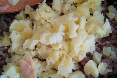 Пирог "солнышко" с фаршем и картофелем: шаг 5