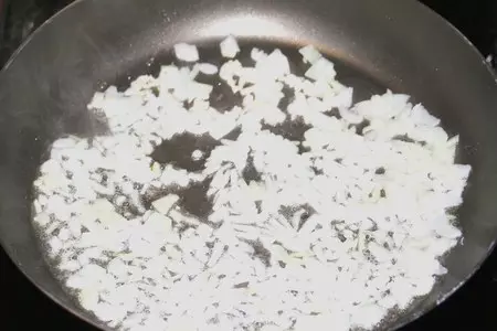 Лазанья из слоеного теста с курицей и грибами: шаг 1