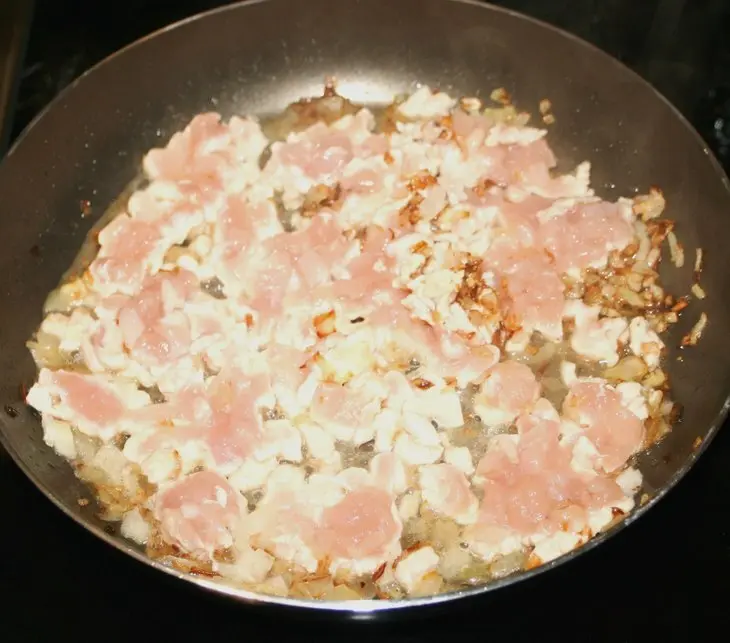 Лазанья из слоеного теста с курицей и грибами: шаг 2