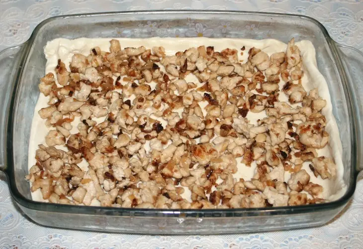 Лазанья из слоеного теста с курицей и грибами: шаг 4