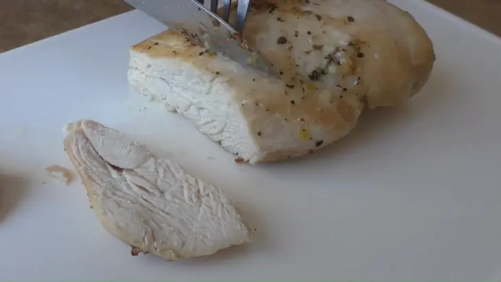 Очень сочная куриная грудка в духовке: шаг 7