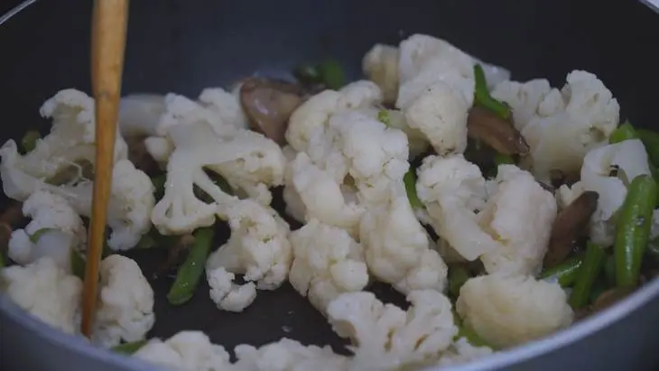 Овощной гарнир с грибами: шаг 5