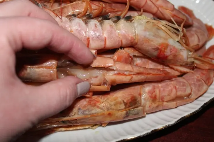 Лангустины фаршированные соусом песто: шаг 1