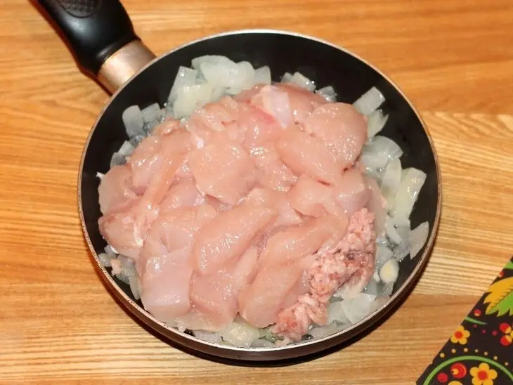 Блины с мясным припеком и икорным соусом #масленица: шаг 2