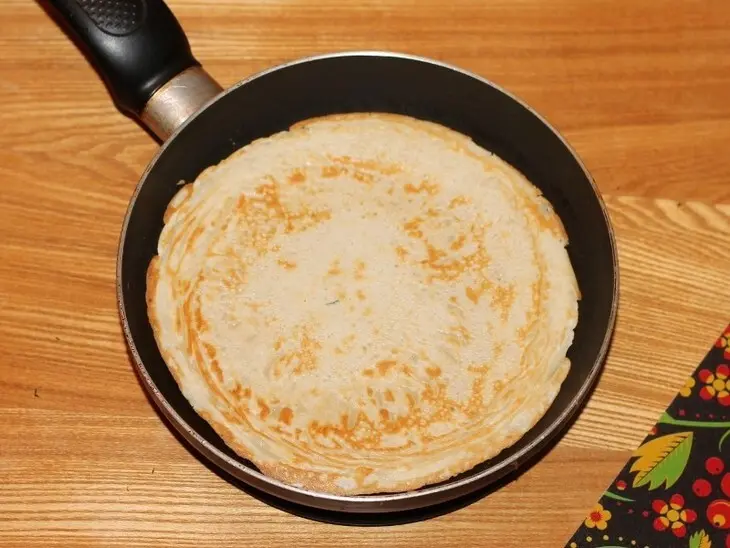 Блины с мясным припеком и икорным соусом #масленица: шаг 11