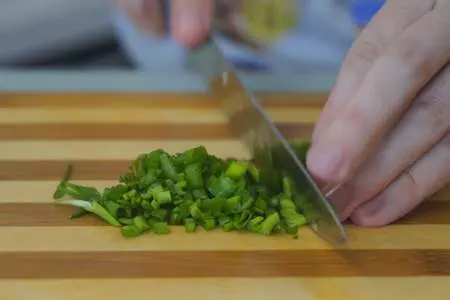 Восточный овощной салат с куриной грудкой: шаг 8